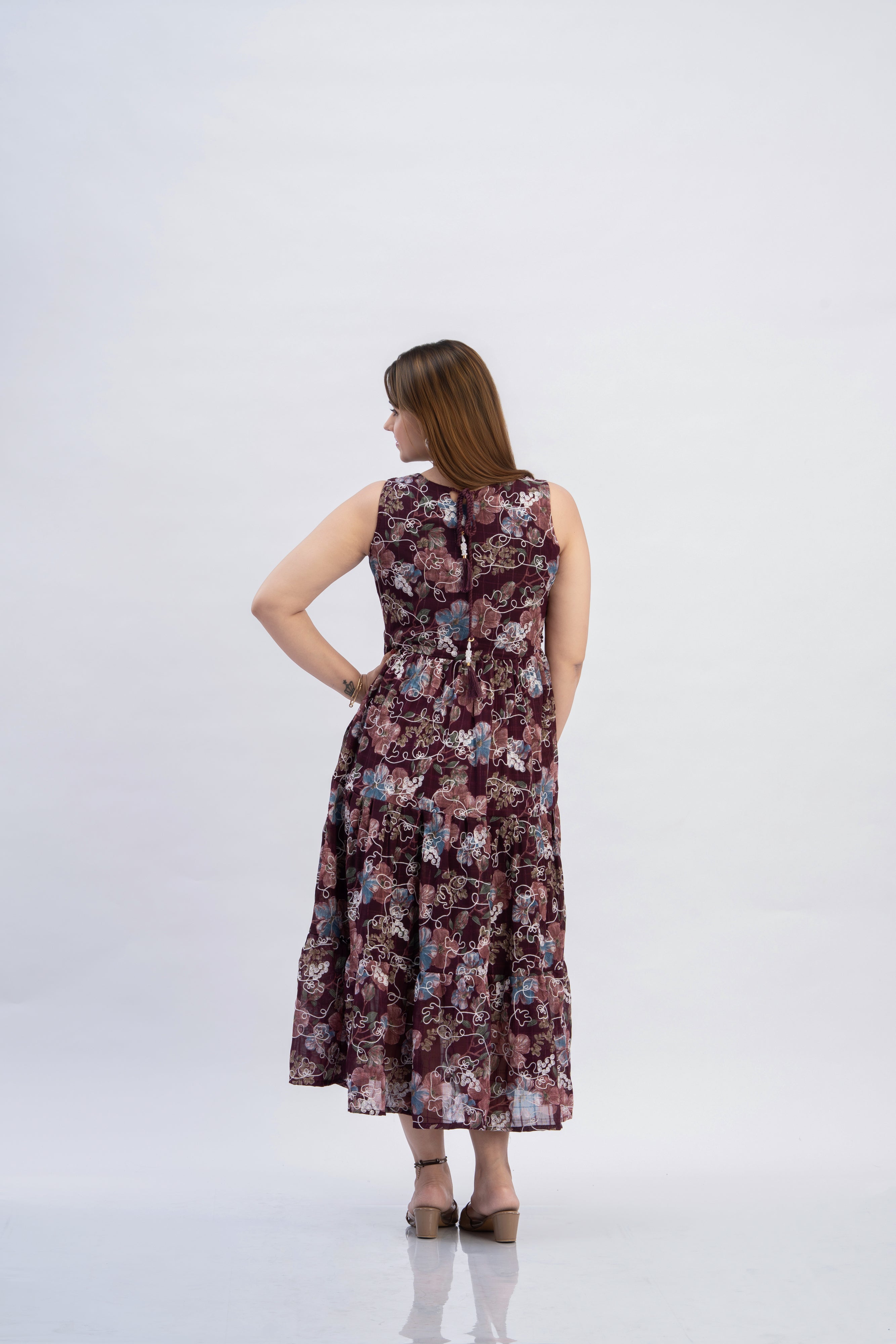 Women’s Maroon Floral Printed Sleeveless Tiered Midi Dress