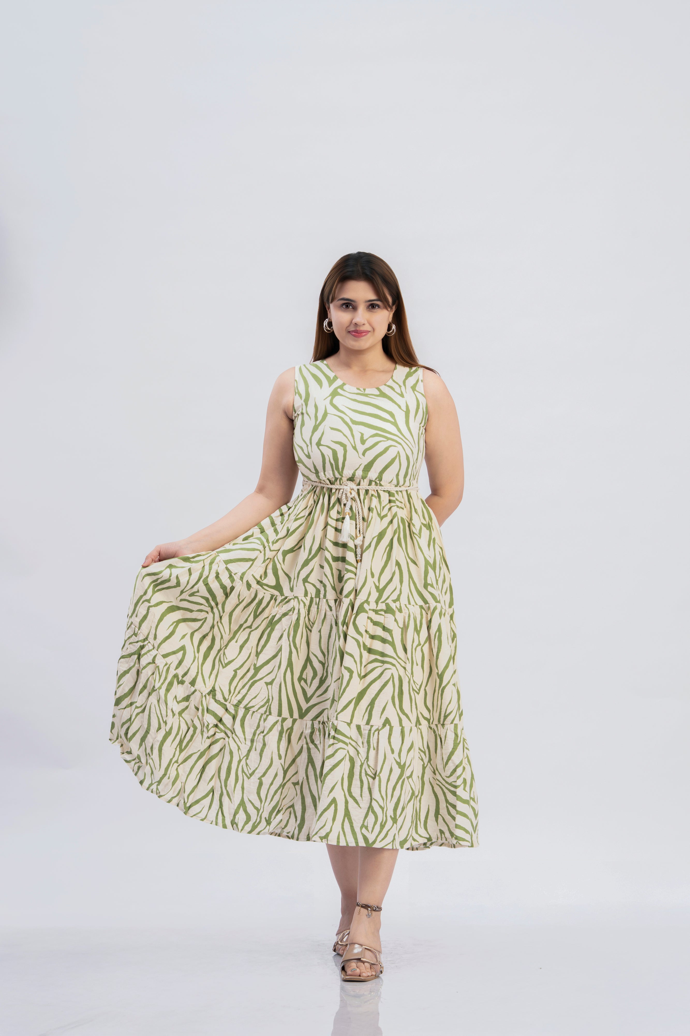 Women’s Green Zebra Print Sleeveless Tiered Midi Dress