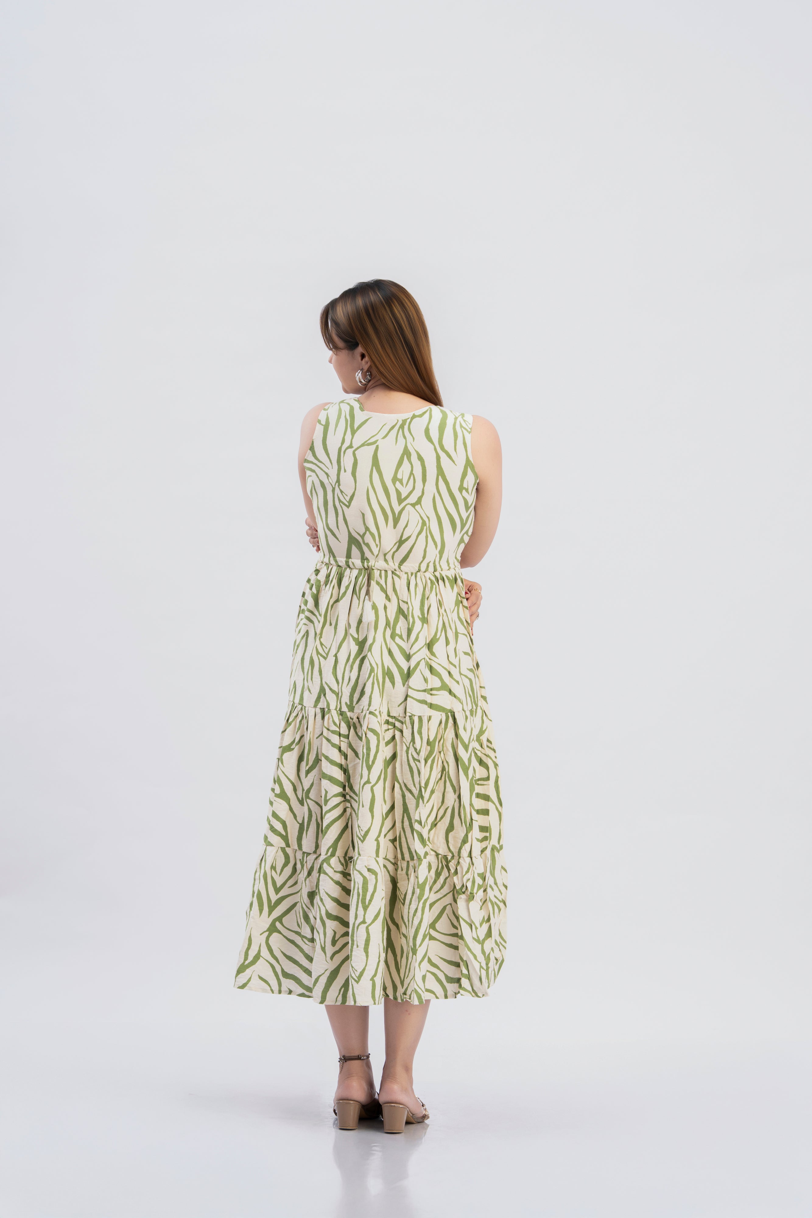 Women’s Green Zebra Print Sleeveless Tiered Midi Dress