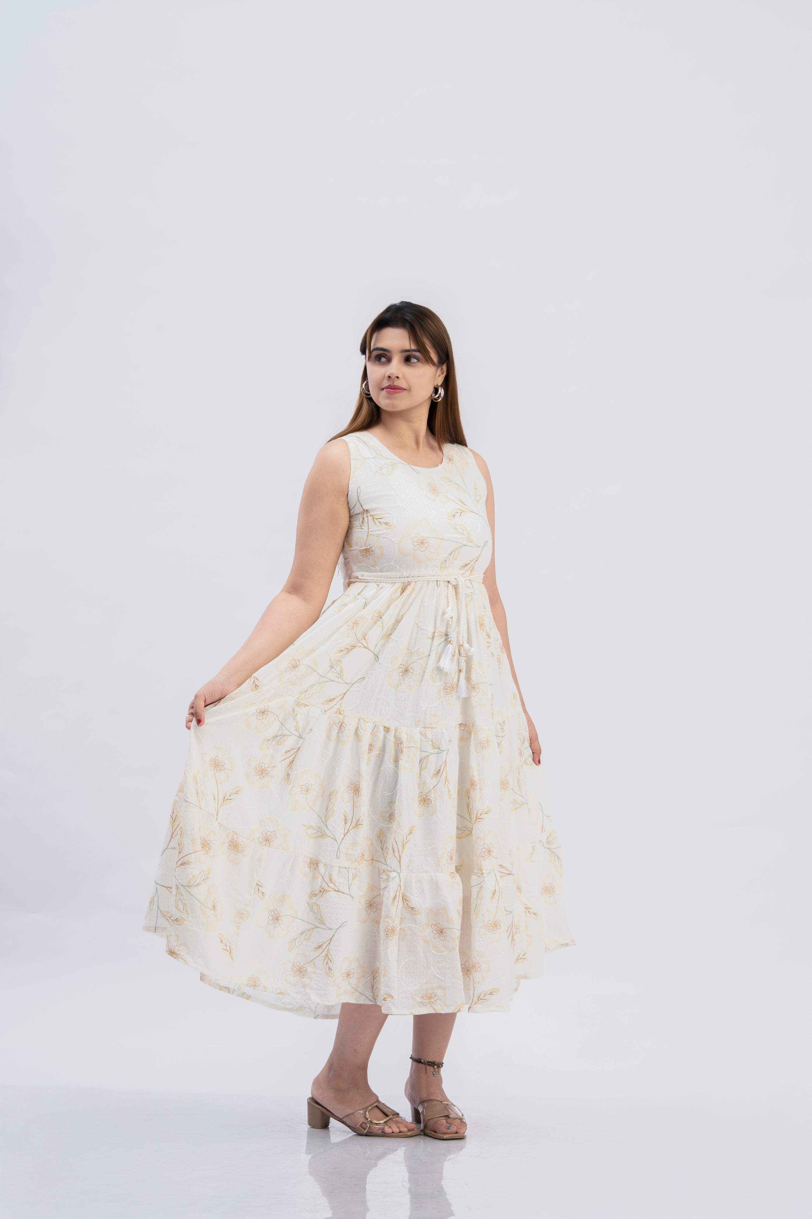 Women’s Cream Floral Printed Sleeveless Tiered Maxi Dress