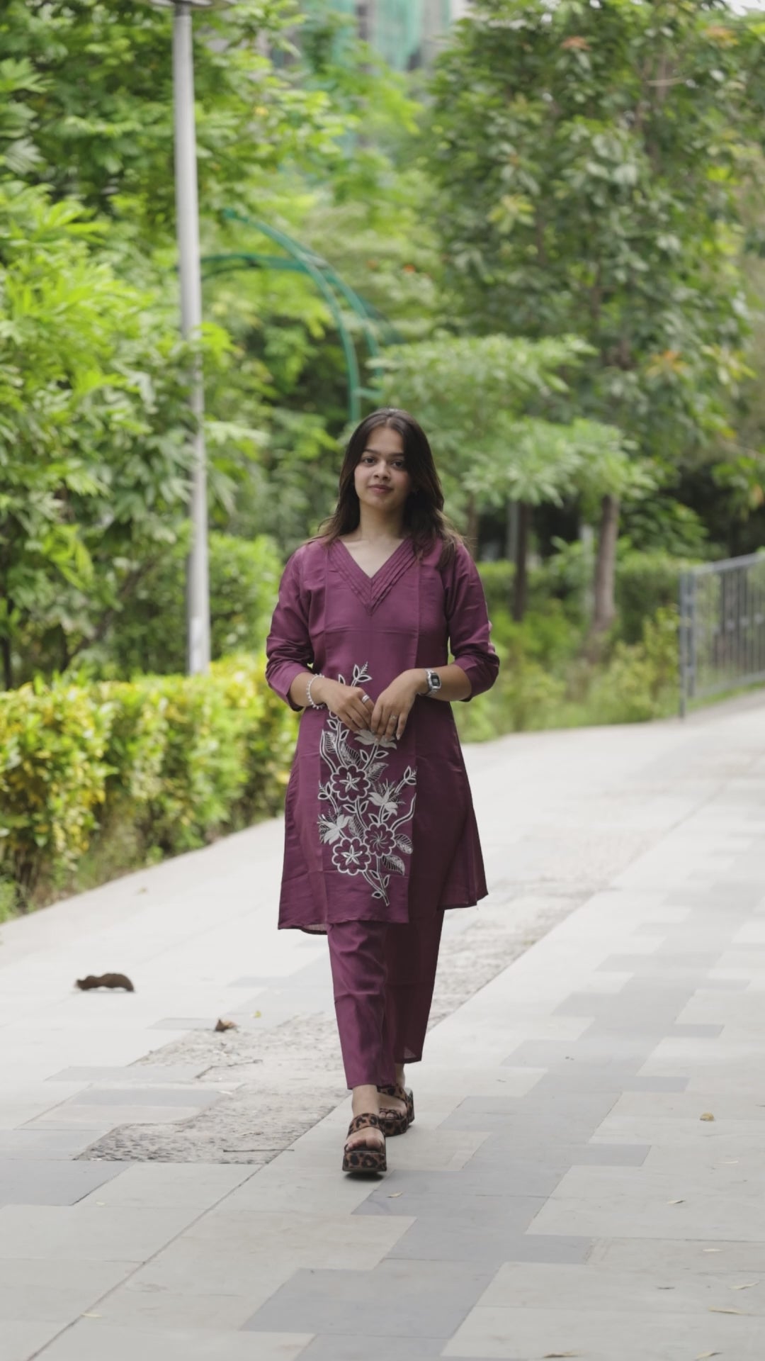 Women’s Embroidered Straight Kurta Pant Set with V-Neck Design